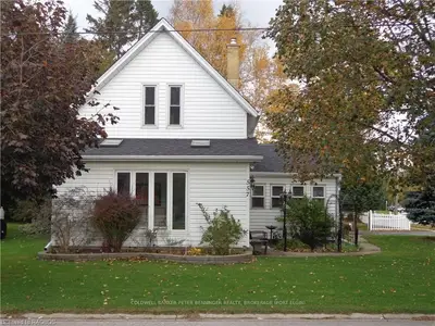 557 Market Street, Saugeen Shores, ON N0H 2C4