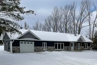 2820 8TH Avenue W, Georgian Bluffs, ON N4K 0G3