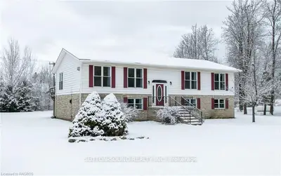 16 RED BAY Road, South Bruce Peninsula, ON N0H 2T0