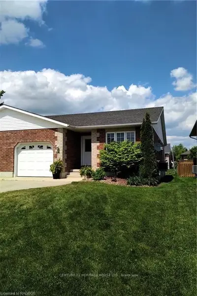 384 CHURCH Street N, Wellington North, ON N0G 2L2