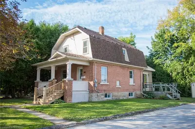 982 8TH Avenue W, Owen Sound, ON N4K 5M2