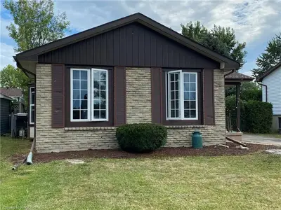 705 ANDREW MALCOLM Drive, Kincardine, ON N2Z 1P4