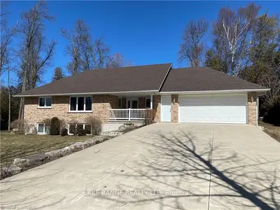 102 DEERHURST Drive, Huron-Kinloss, ON N2Z 2X3