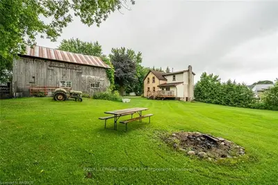 21 CHURCH Street E, West Grey, ON N0G 1S0