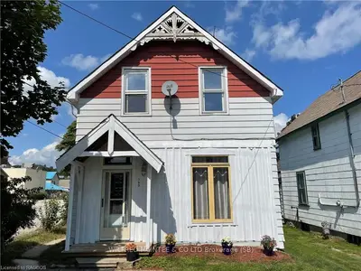 350 GEORGE Street, South Bruce Peninsula, ON N0H 2T0