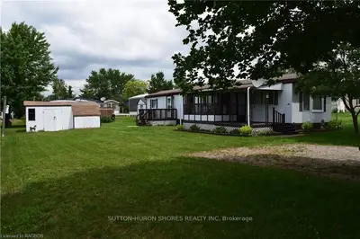 332 6 32, Saugeen Shores, ON N0H 2C7