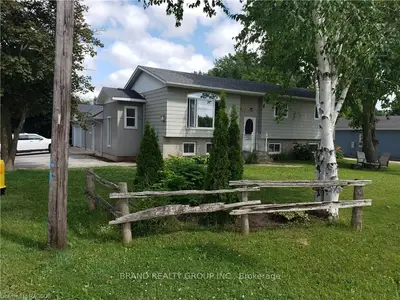 2699 8TH Avenue W, Owen Sound, ON N4K 5N1