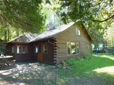 18 WILLIAM Street, Northern Bruce Peninsula, ON N0H 1W0