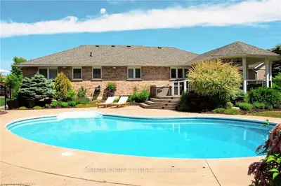 379 WESTWOOD Drive, Brockton, ON N0G 2V0