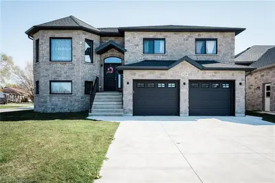 325 PEIRSON Avenue, Saugeen Shores, ON N0H 2C1