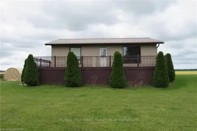 2907 6 , Northern Bruce Peninsula, ON N0H 1W0