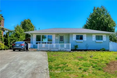 479 CENTENNIAL Crescent, Saugeen Shores, ON N0H 2C1