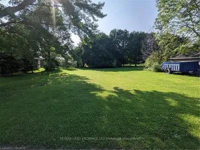27 MEMORIAL PARK Drive, Kincardine, ON N2Z 2T0