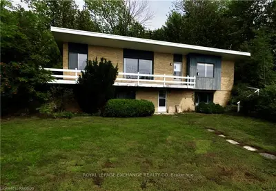 1237 QUEEN Street, Kincardine, ON N2Z 1G4