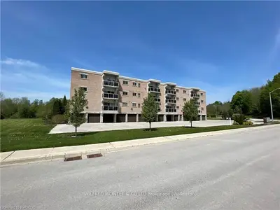 125 WILLIAM Street N 302, Brockton, ON N0G 2V0