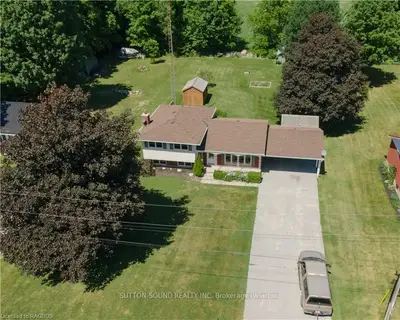 115 MINTO Drive, Georgian Bluffs, ON N0H 2K0