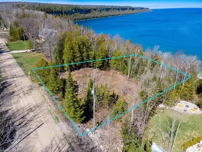120 Mckague Road, Northern Bruce Peninsula, On N0h 1w0