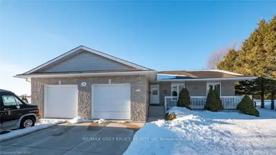 14 EDGEWOOD Street, Northern Bruce Peninsula, ON N0H 1W0