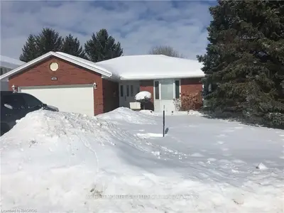 15 West River Road, Brockton, On N0g 2v0