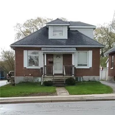 1527 9TH Avenue E, Owen Sound, ON N4K 3E9