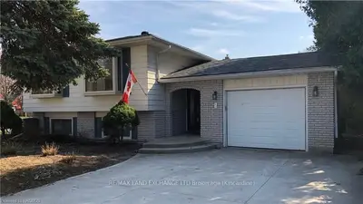 1 HURON RIDGE Crescent, Kincardine, ON N2Z 1K4