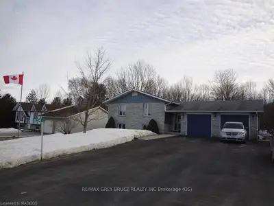 834 24TH Street W, Georgian Bluffs, ON N4K 6V5