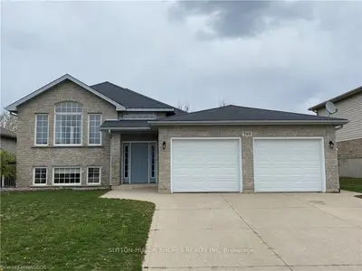 789 OAKWOOD Drive, Saugeen Shores, ON N0H 2C4
