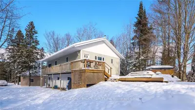 537 Stokes Bay Road, Northern Bruce Peninsula, On N0h 2m0