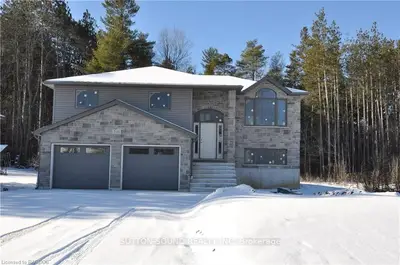 516 Elizabeth Street, South Bruce Peninsula, On N0h 1p0