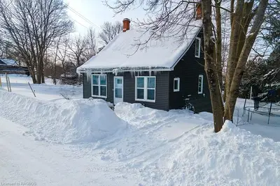 82 Queen Street, Grey Highlands, On N0c 1h0