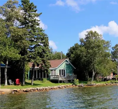 129 Bay Street N, Northern Bruce Peninsula, On N0h 2r0