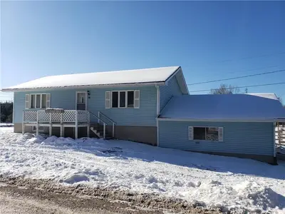 5 Woodstock Avenue, Northern Bruce Peninsula, On N0h 2m0