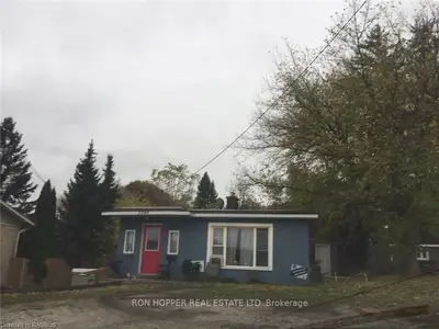 2240 3rd Avenue W, Owen Sound, On N4k 4s2
