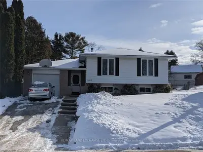 1063 Walkers Circle, Kincardine, On N2z 2g3
