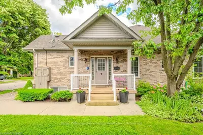 5 Amberwood Lane, Guelph, On N1g 4x7