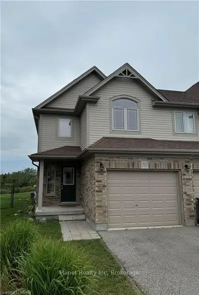 Att/Row/Townhouse in Guelph