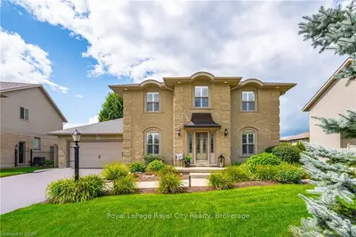 Detached in Centre Wellington