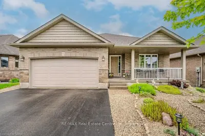 Detached in Centre Wellington