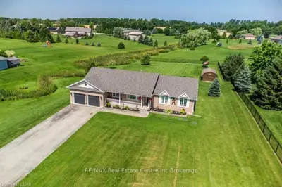 Detached in Mapleton