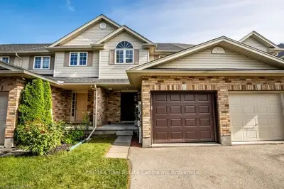 Att/Row/Townhouse in Guelph
