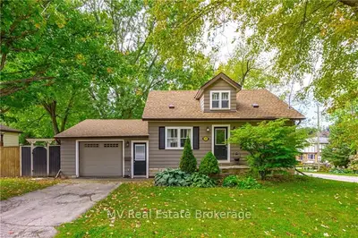Detached in Centre Wellington