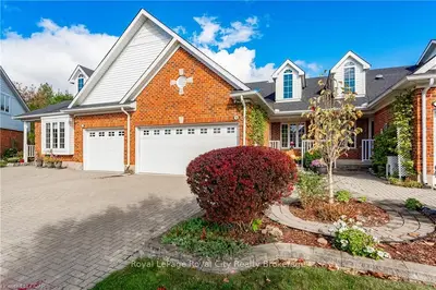 Att/Row/Townhouse in Guelph/Eramosa