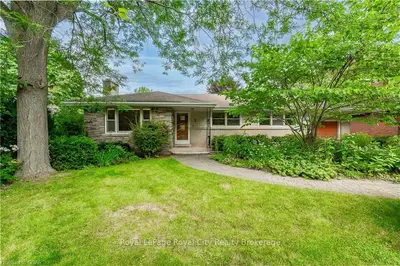 5 Caledonia Street, Guelph, On N1g 2c4
