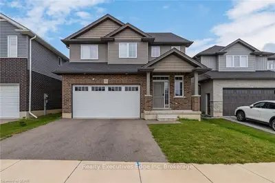 975 Downing Drive, Woodstock, On N4t 0e1
