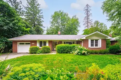 555 Woodside Street, Centre Wellington, On N1m 2m4