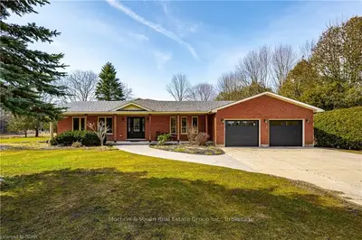 241 South Water Street, Wellington North, On N0g 2l3
