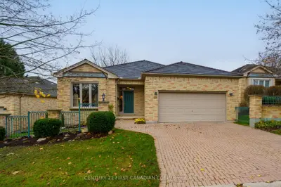 Detached Condo in London North