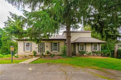 420 St Andrew Street E, Centre Wellington, On N1m 1r5