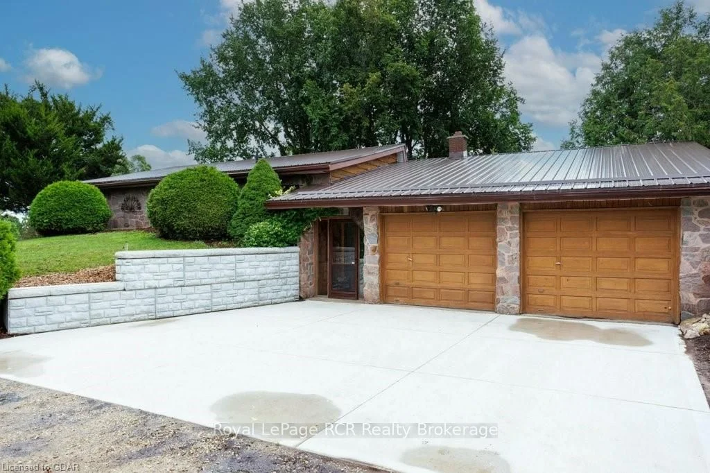 Detached in Minto