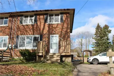 Semi-Detached in Centre Wellington